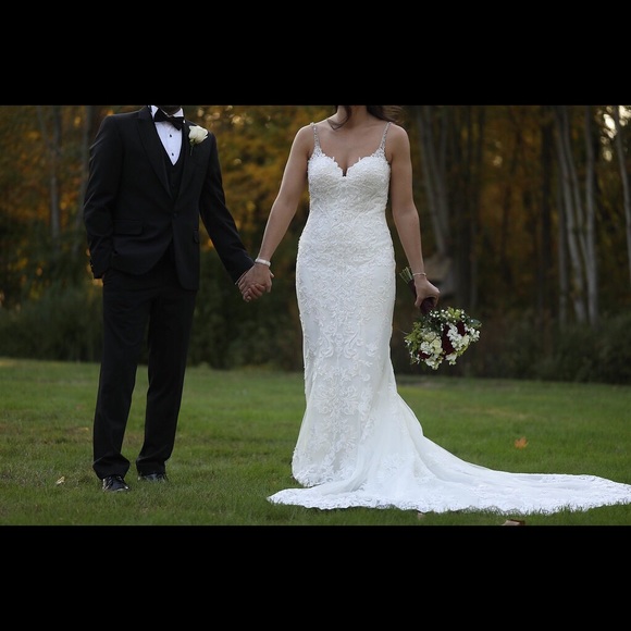 Essense of Australia D2362 Wedding Dress